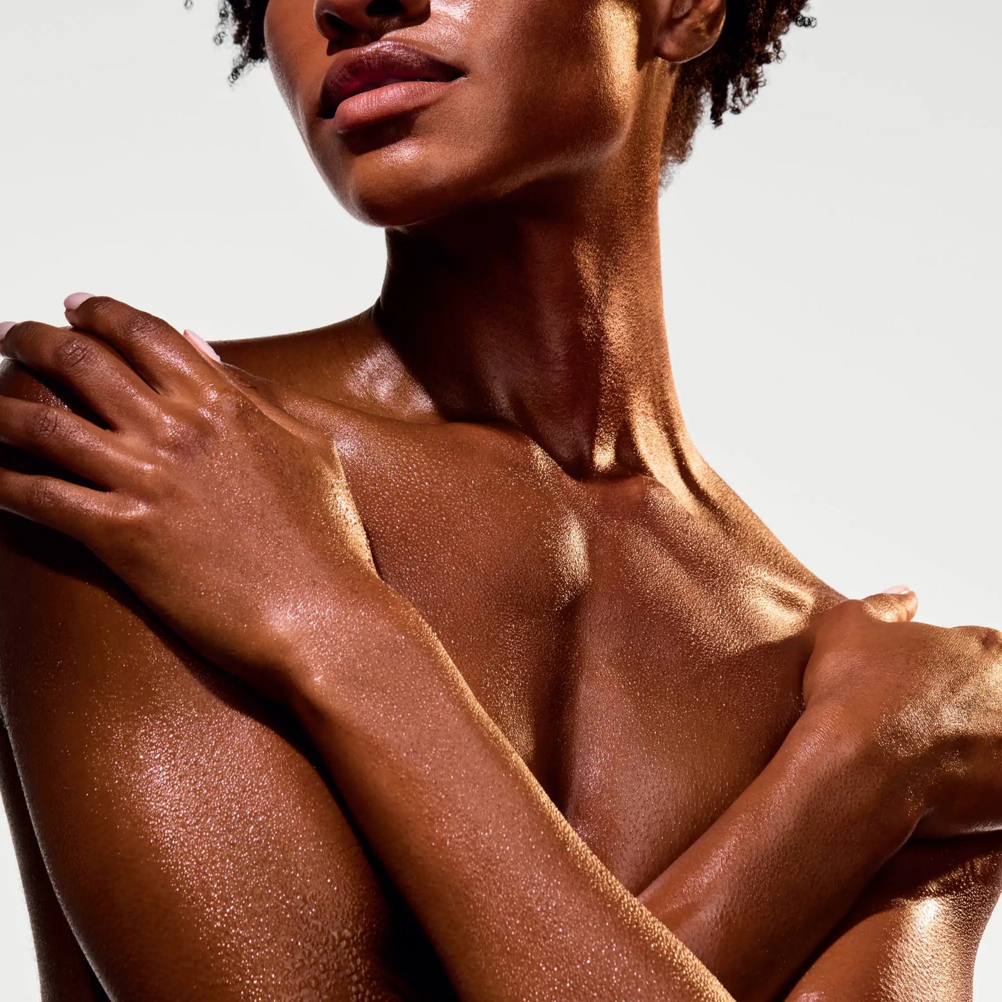 the-glow-getter-multi-oil-body-scrub-g1 NATR-40028-Alt-Image-The_Glow_Getter_Multi-Oil_Body_Scrub-06_1.webp